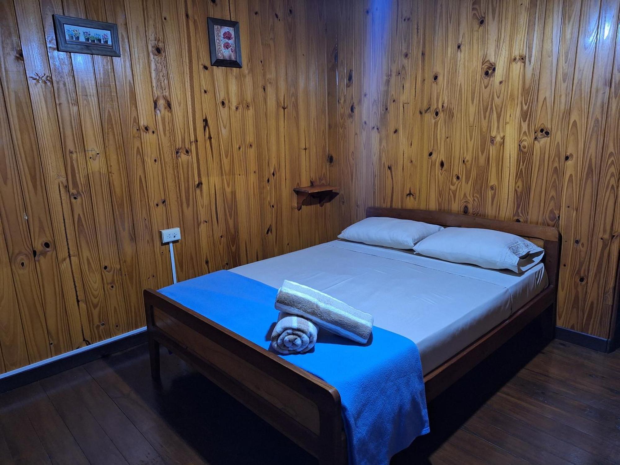 La Casona Hotel Пуерто Игуасу Екстериор снимка