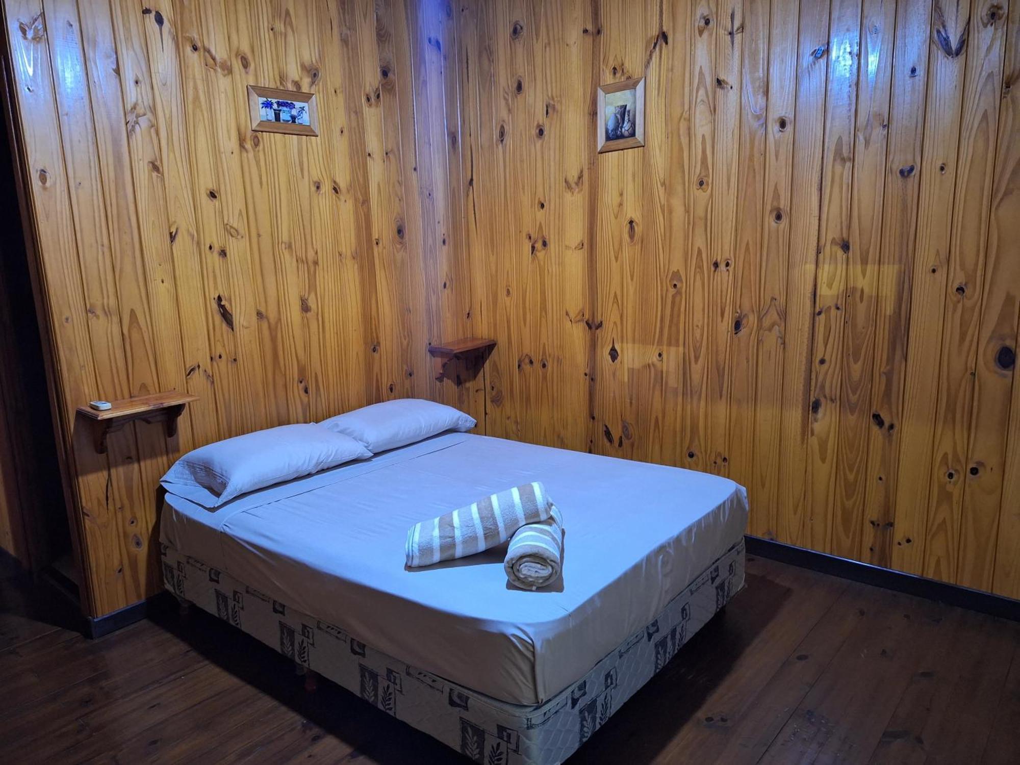 La Casona Hotel Пуерто Игуасу Стая снимка